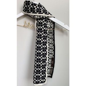 Coach Signature Scarf EUC